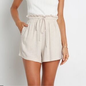 Petal & Pup Hawthorne Shorts in Beige